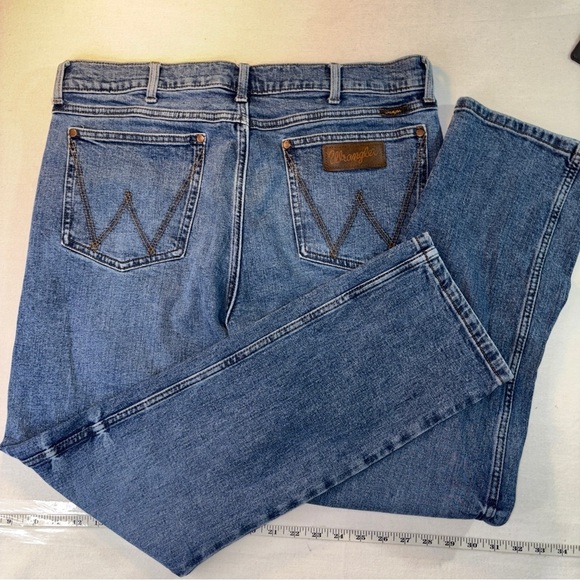 Wrangler Other - Wrangler Men’s Straight Leg Jeans Classic Denim 36x32 RN 130273 CA 55384